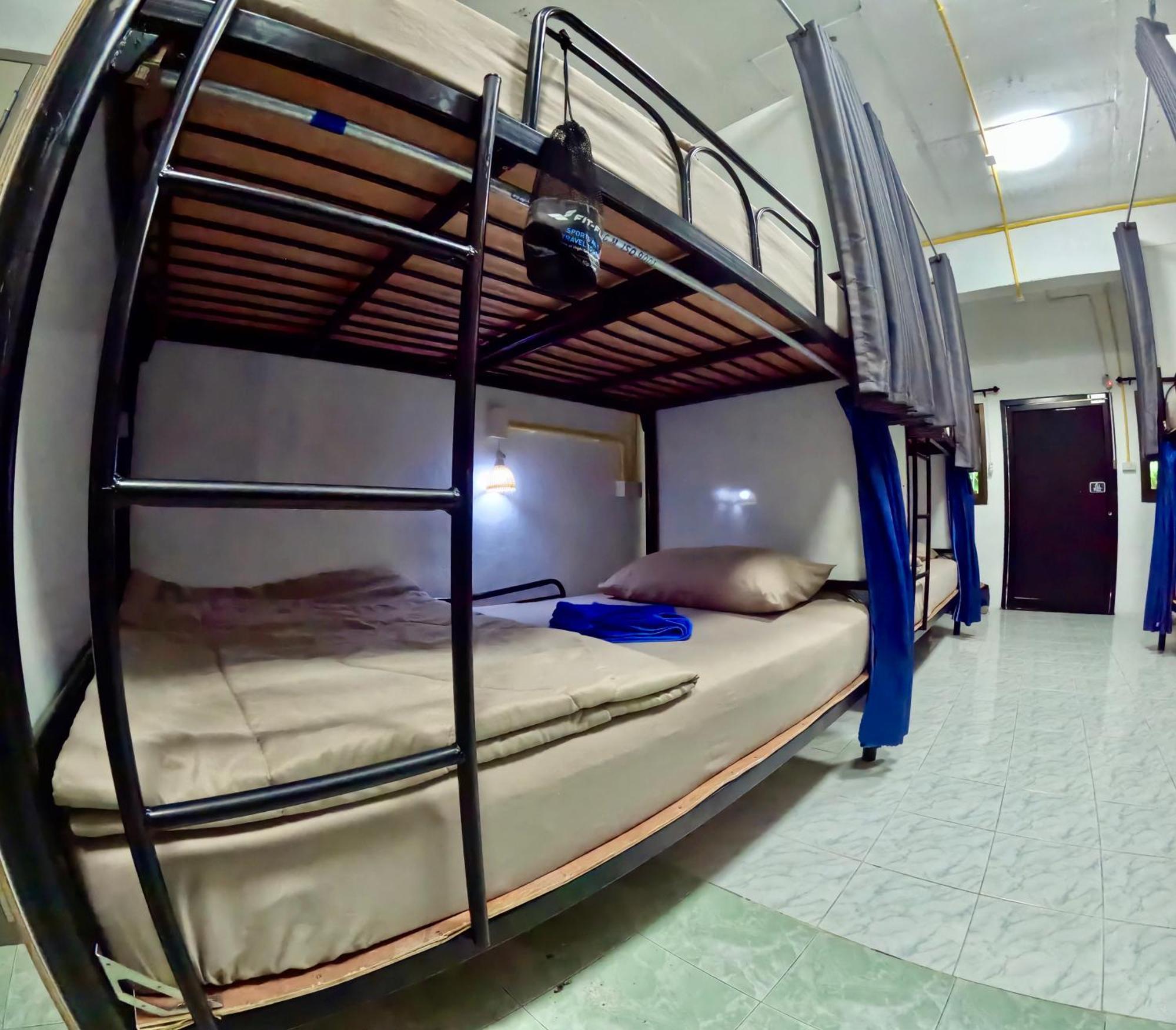 Sweed Dee Hostel Phi Phi Islands Esterno foto